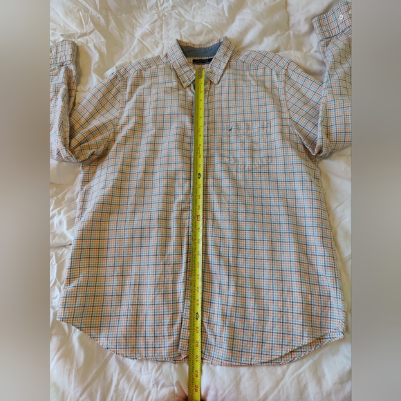 Nautica Men's Button down plaid shirt (Large) 🤍🧡💙 - Picture 9 of 11